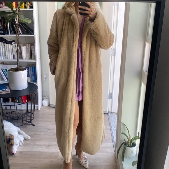 JLUXLABEL faux fur beige coat - Picture 3 of 9